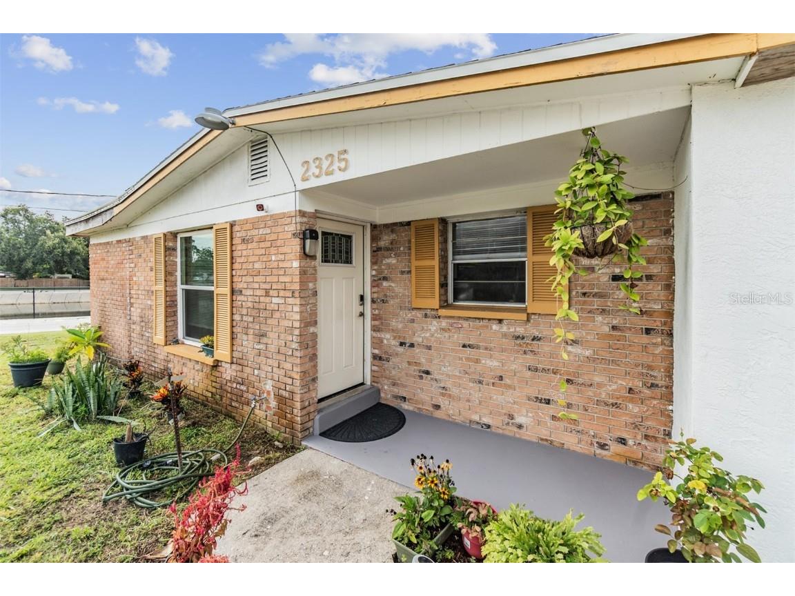 2325 E 112th Avenue Tampa FL 33612 T3399797 image1