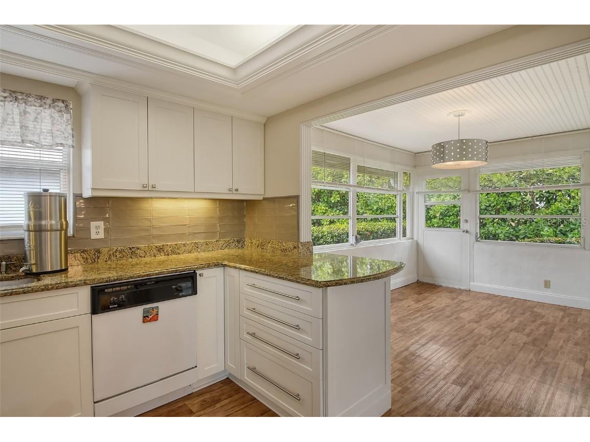 2325 Riverbluff Parkway #V247 Sarasota FL 34231 A4636607 image14