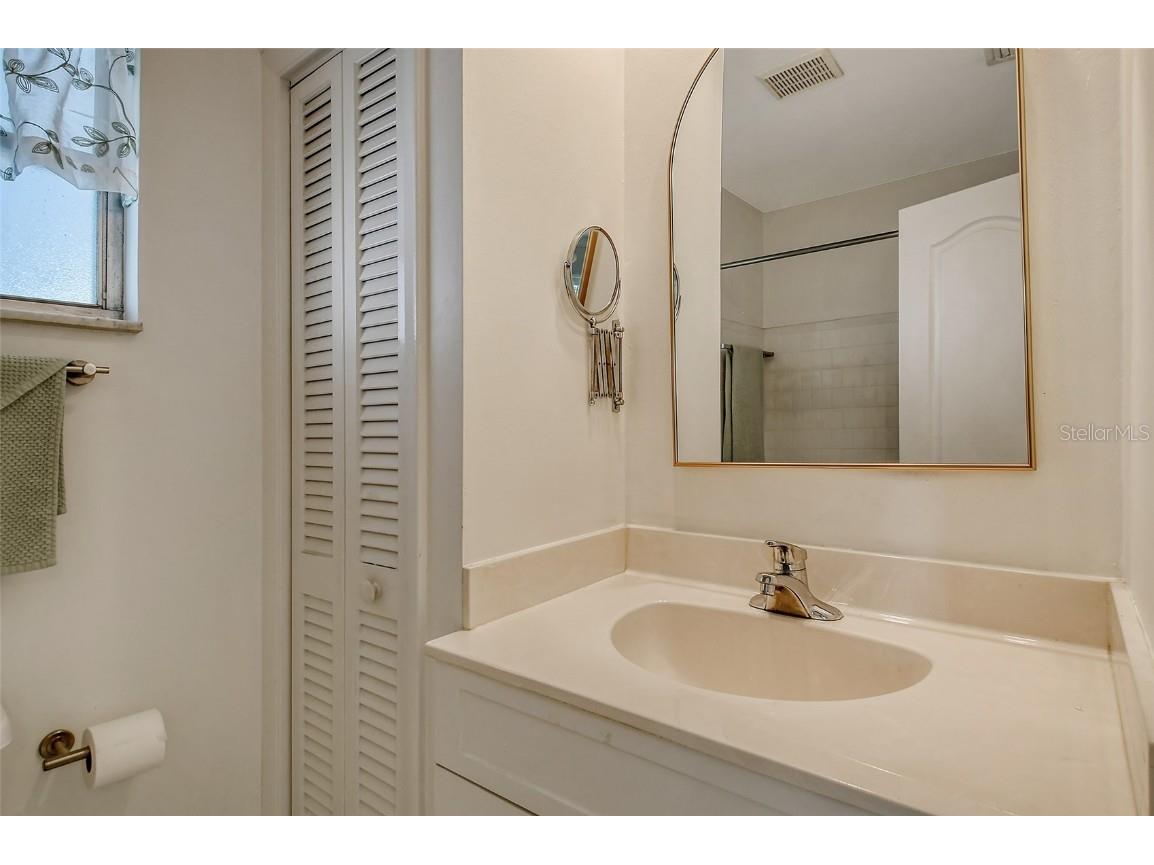 2325 Riverbluff Parkway #V247 Sarasota FL 34231 A4636607 image20