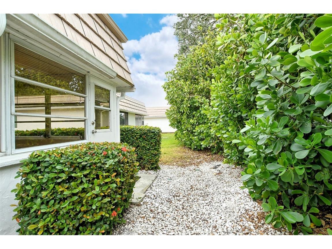 2325 Riverbluff Parkway #V247 Sarasota FL 34231 A4636607 image25