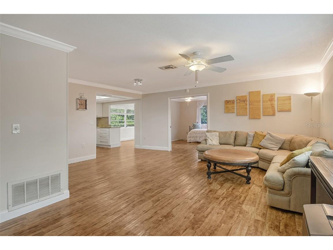 2325 Riverbluff Parkway #V247 Sarasota FL 34231 A4636607 image8