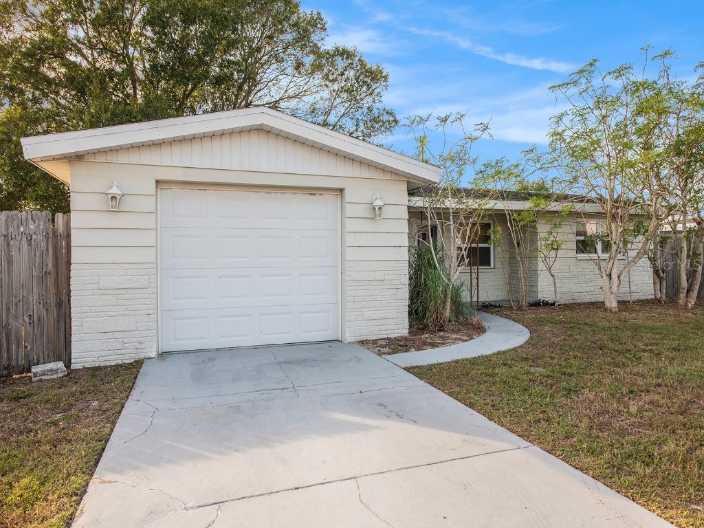 2325 Tahitian Drive Holiday FL 34691 T3419530 image1