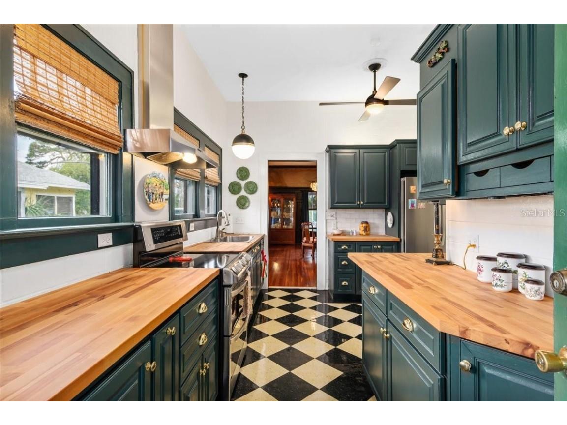 2326 2nd Avenue E Bradenton FL 34208 A4648297 image58