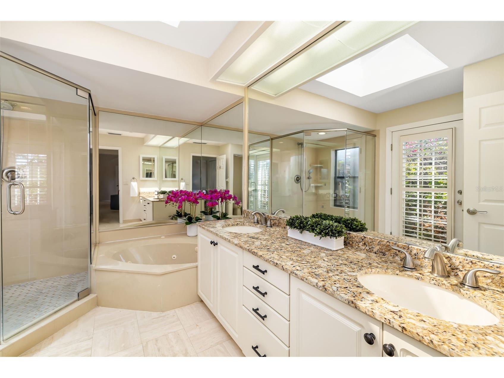 2326 Harbour Oaks Drive Longboat Key FL 34228 A4683180 image26