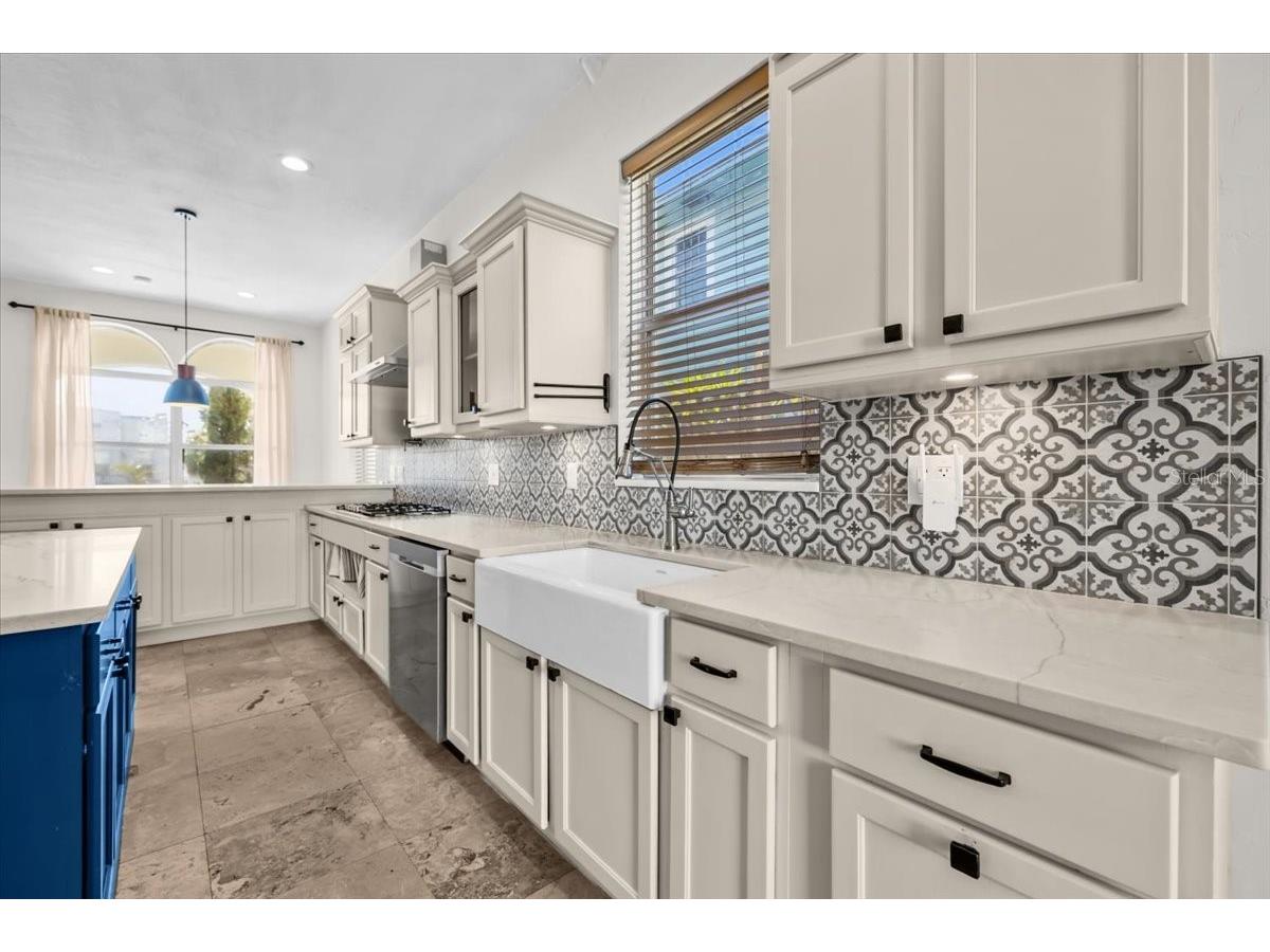 2327 4th Avenue N Saint Petersburg FL 33713 TB8474461 image12