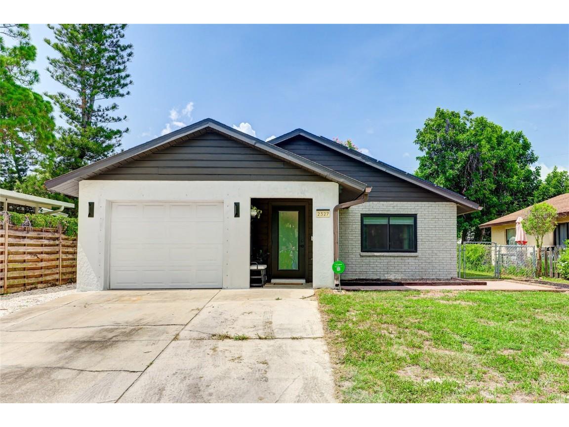 2327 Benson Street Sarasota FL 34231 A4617219 image1