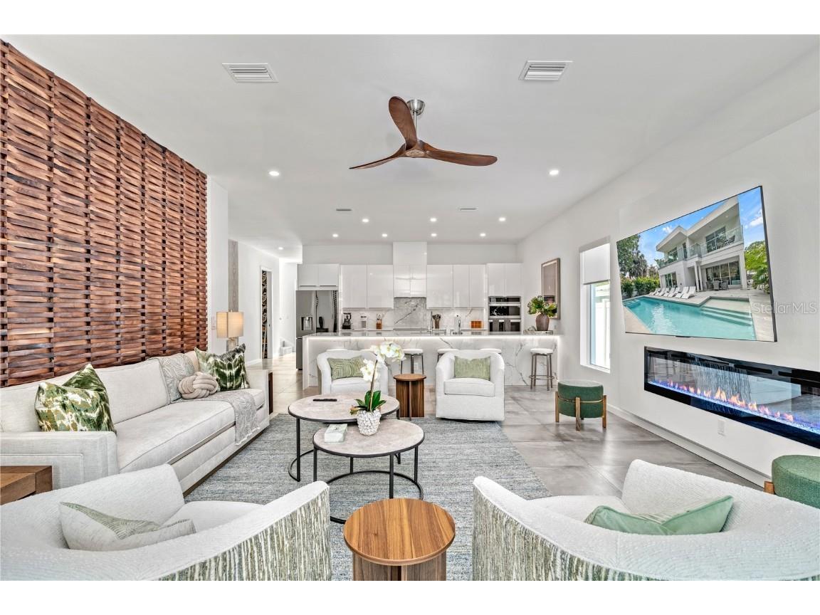 2327 Hillview Street Sarasota FL 34239 A4623881 image13