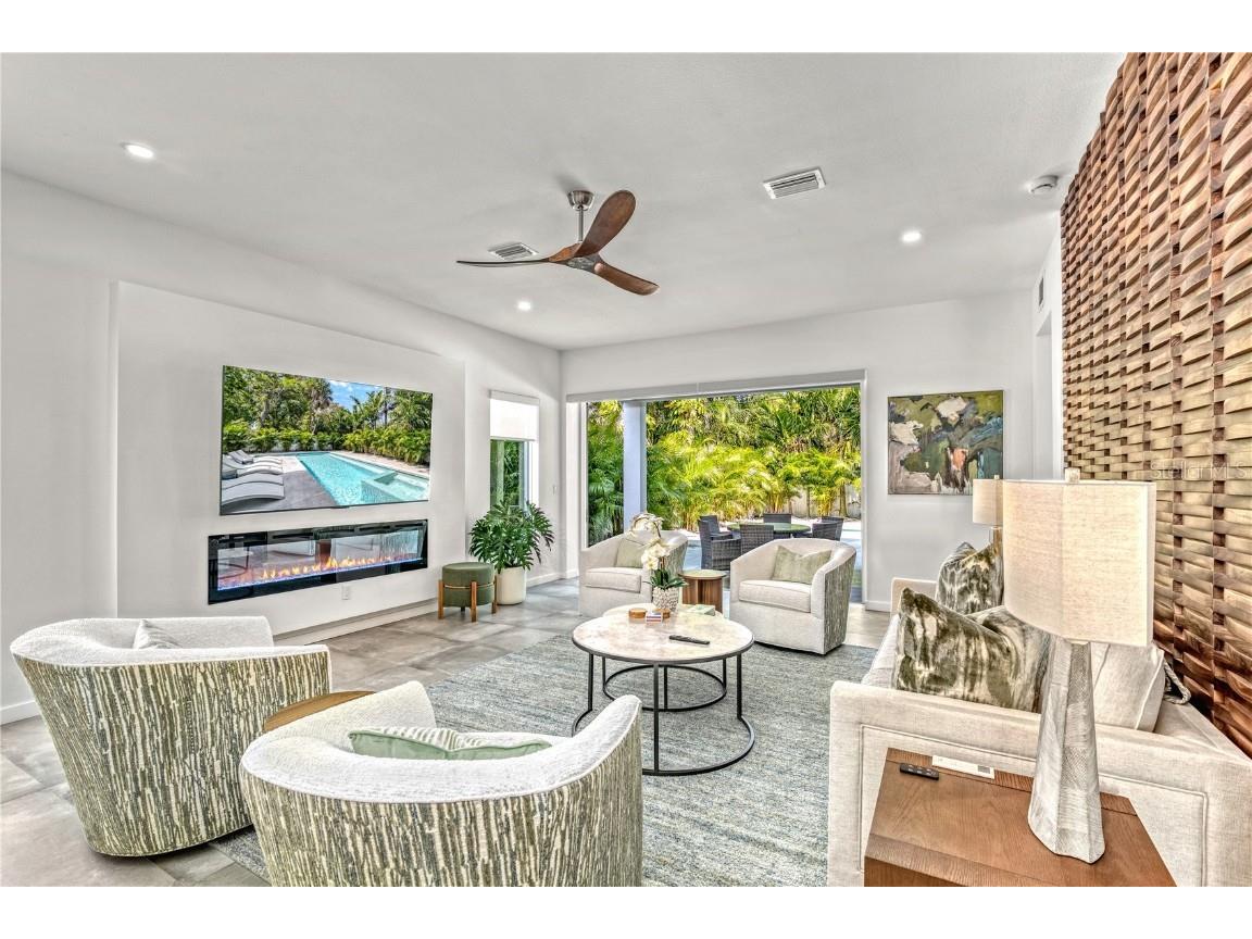 2327 Hillview Street Sarasota FL 34239 A4623881 image16