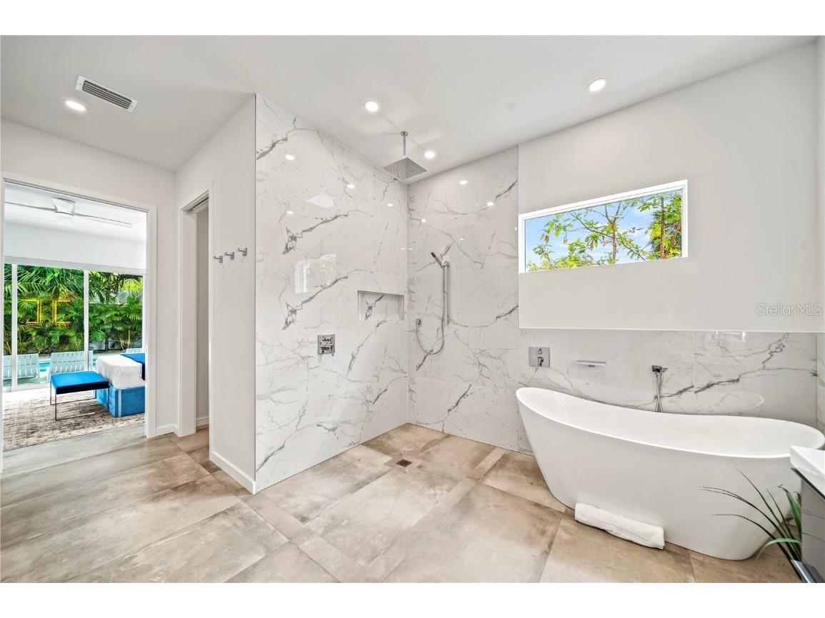 2327 Hillview Street Sarasota FL 34239 A4623881 image24