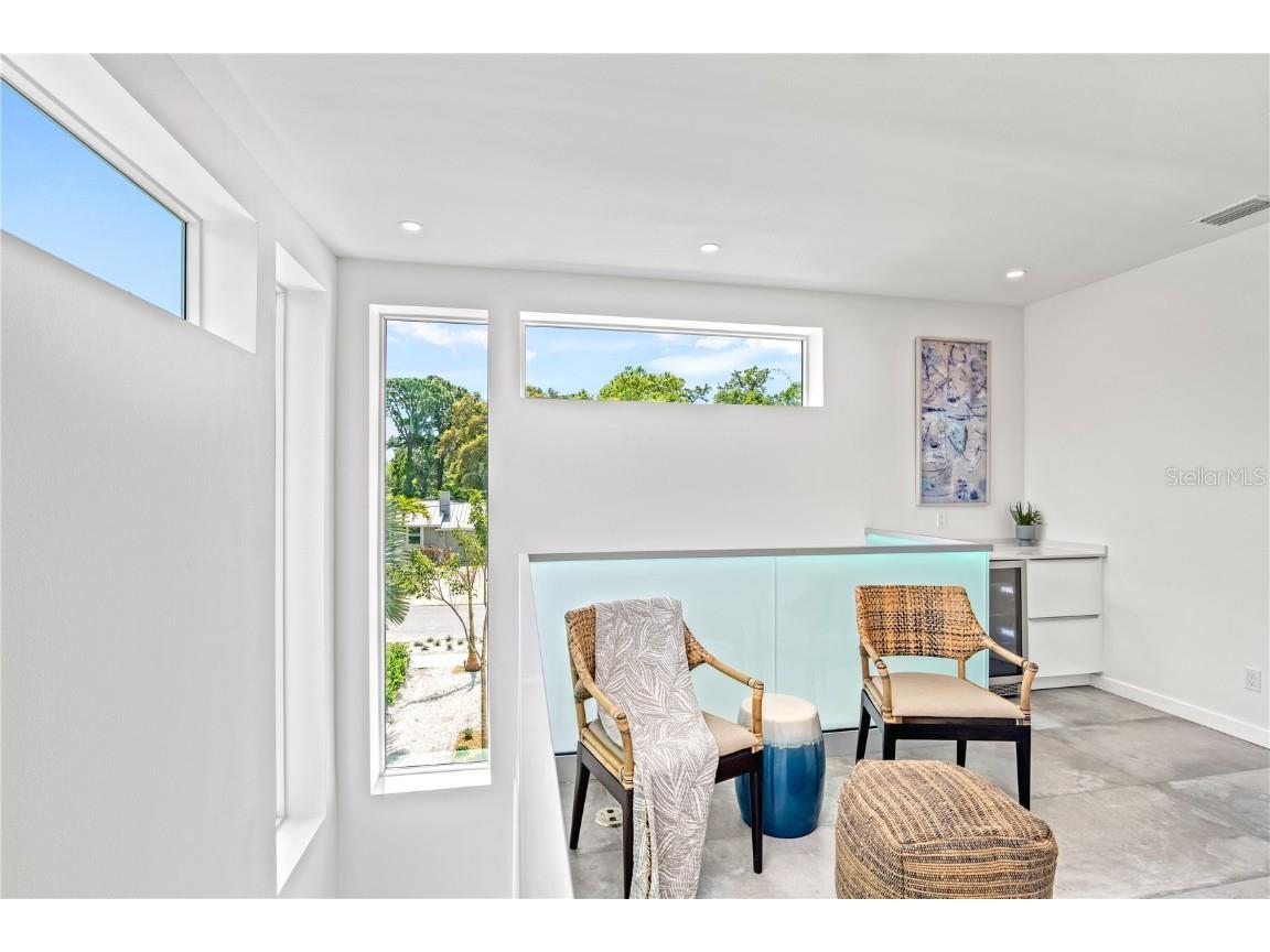 2327 Hillview Street Sarasota FL 34239 A4623881 image29