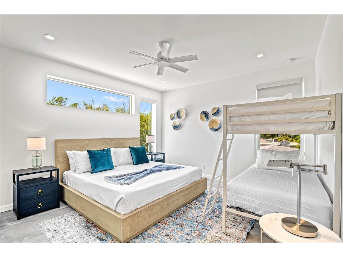 2327 Hillview Street Sarasota FL 34239 A4623881 image36