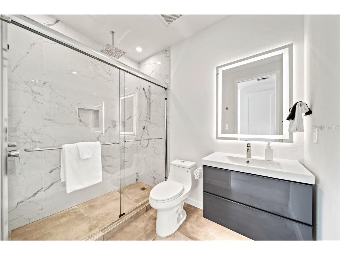 2327 Hillview Street Sarasota FL 34239 A4623881 image37