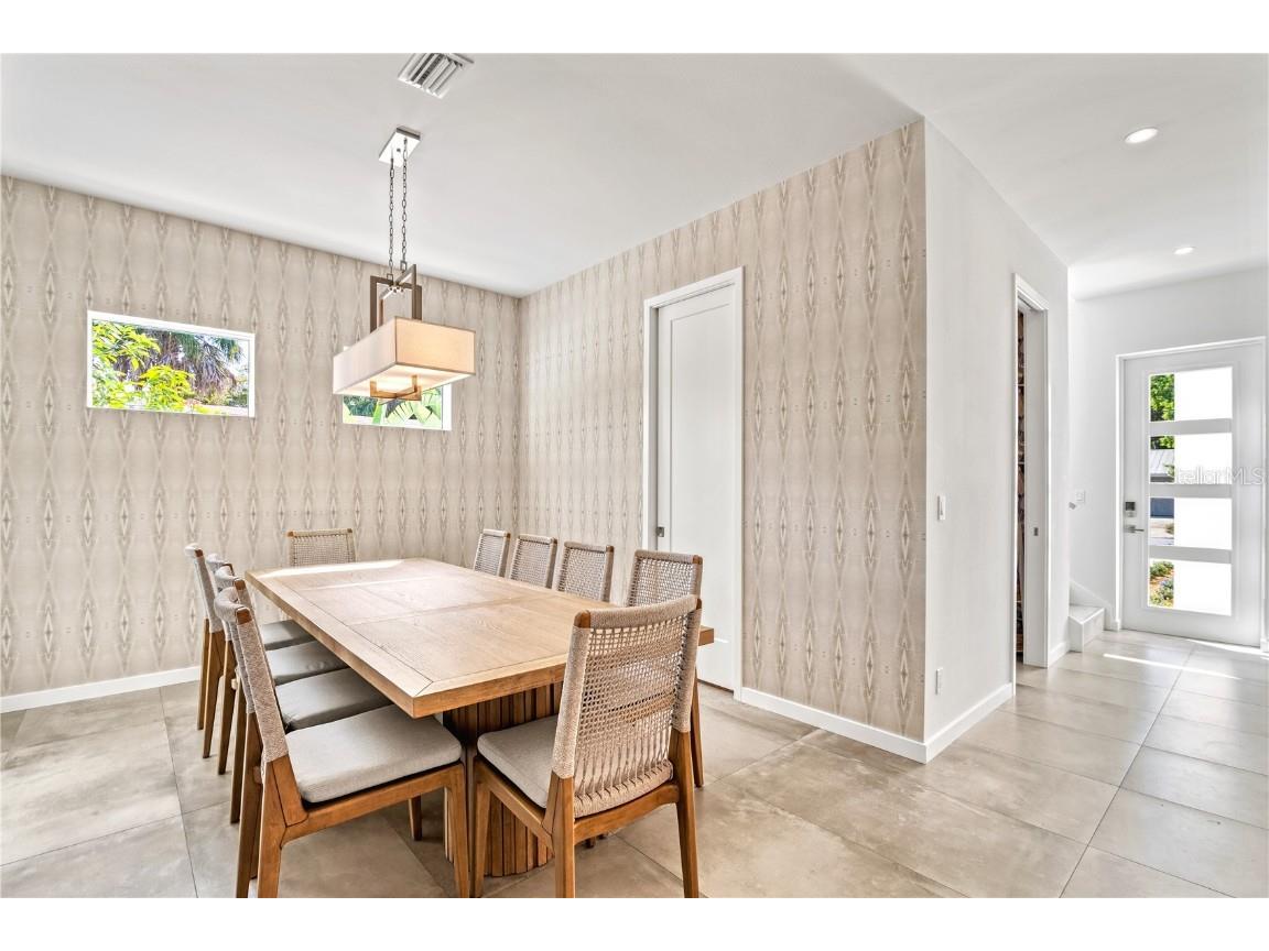 2327 Hillview Street Sarasota FL 34239 A4644963 image15