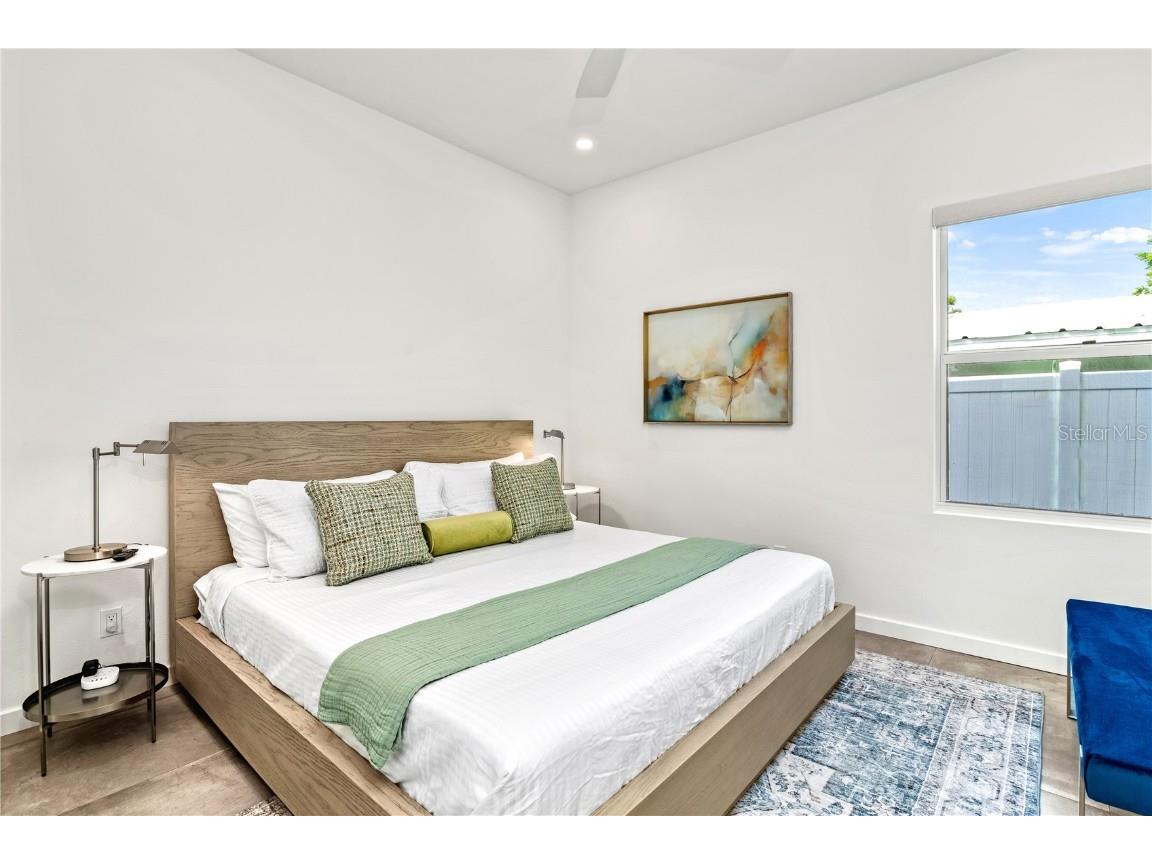 2327 Hillview Street Sarasota FL 34239 A4644963 image17
