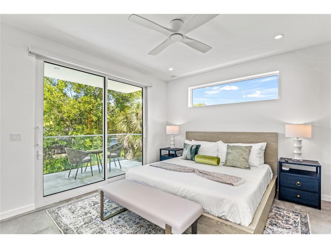 2327 Hillview Street Sarasota FL 34239 A4644963 image42