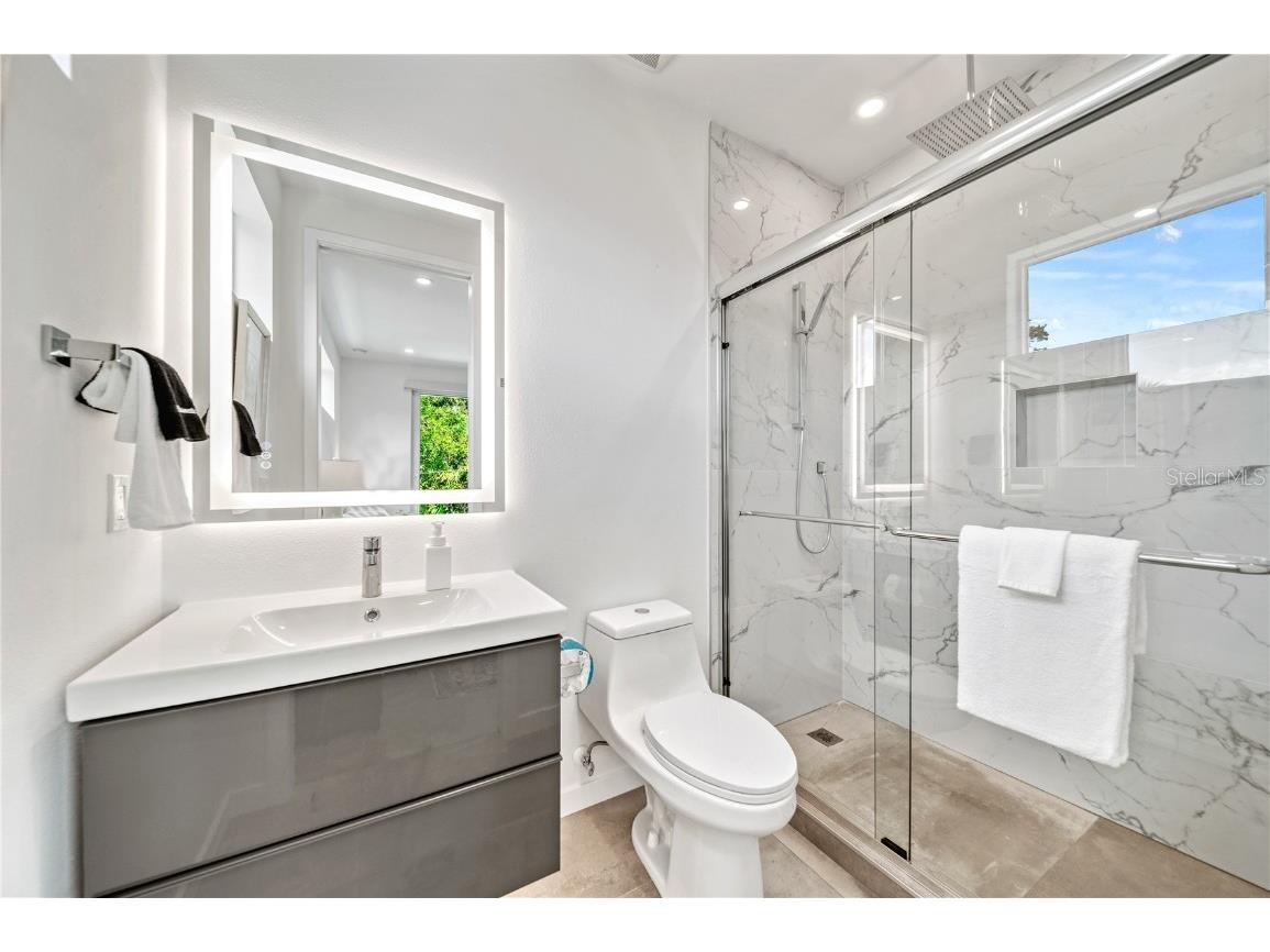 2327 Hillview Street Sarasota FL 34239 A4644963 image45