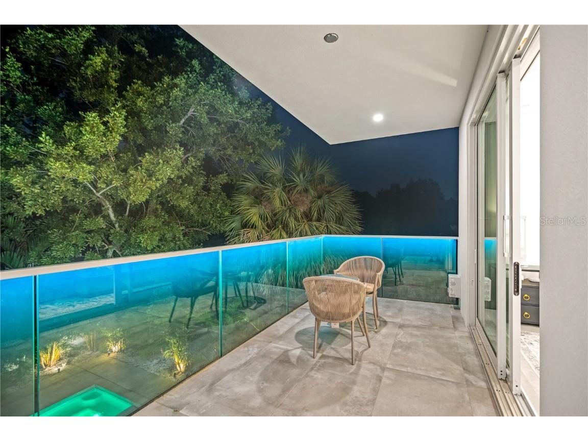2327 Hillview Street Sarasota FL 34239 A4644963 image50