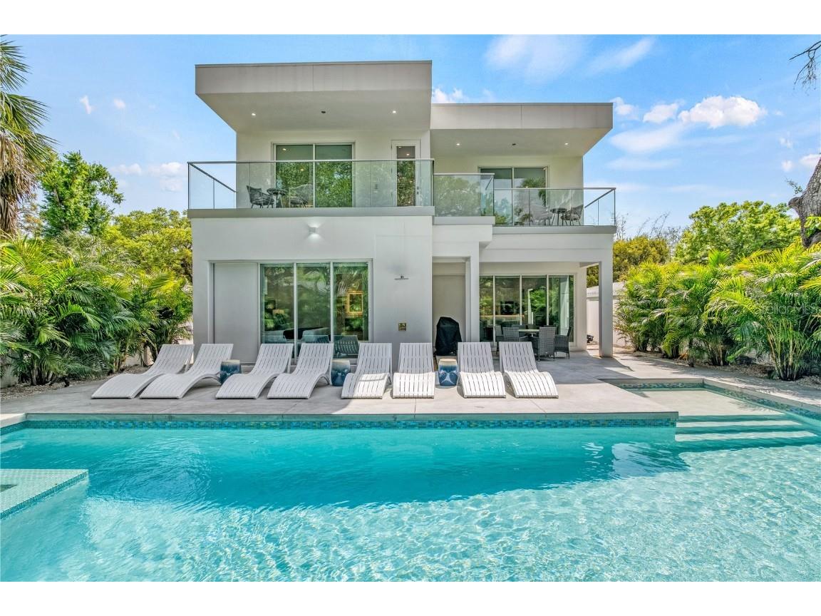 2327 Hillview Street Sarasota FL 34239 A4644963 image51