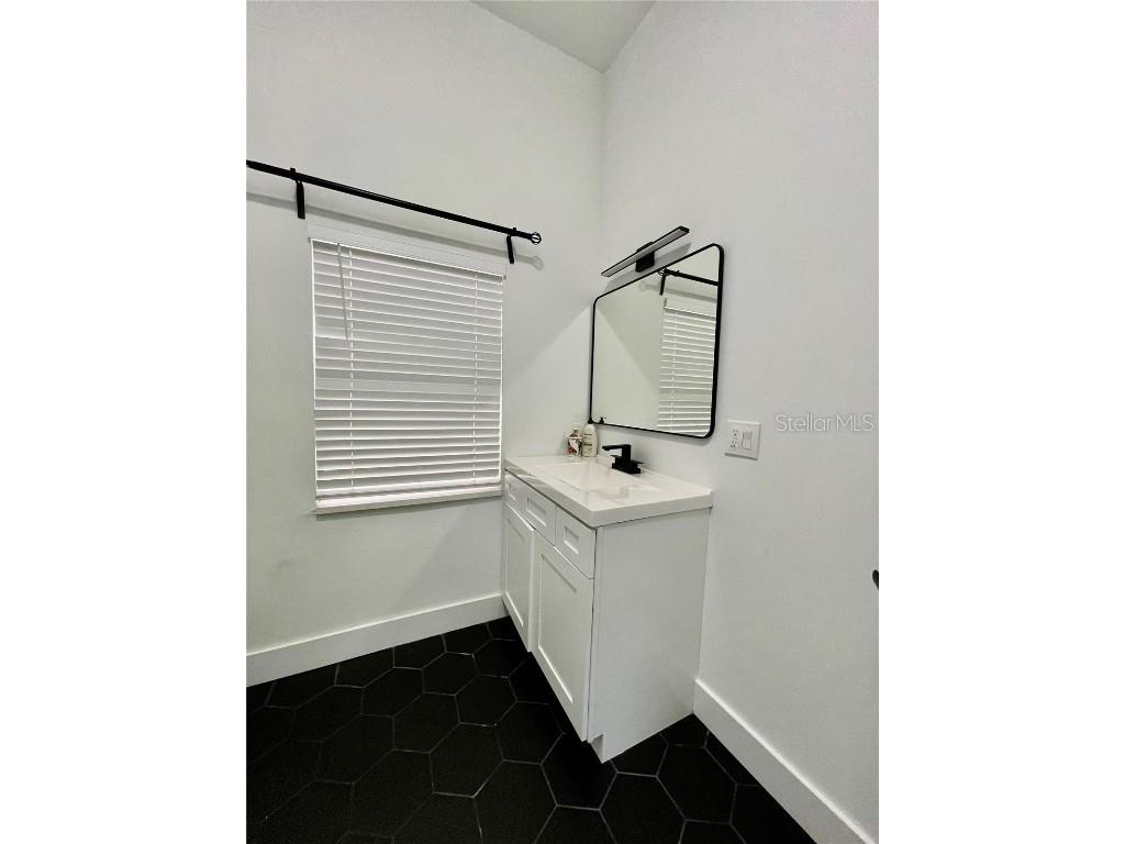 2327 W Beach Street Tampa FL 33607 TB8418786 image11