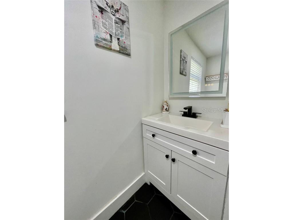 2327 W Beach Street Tampa FL 33607 TB8418786 image14