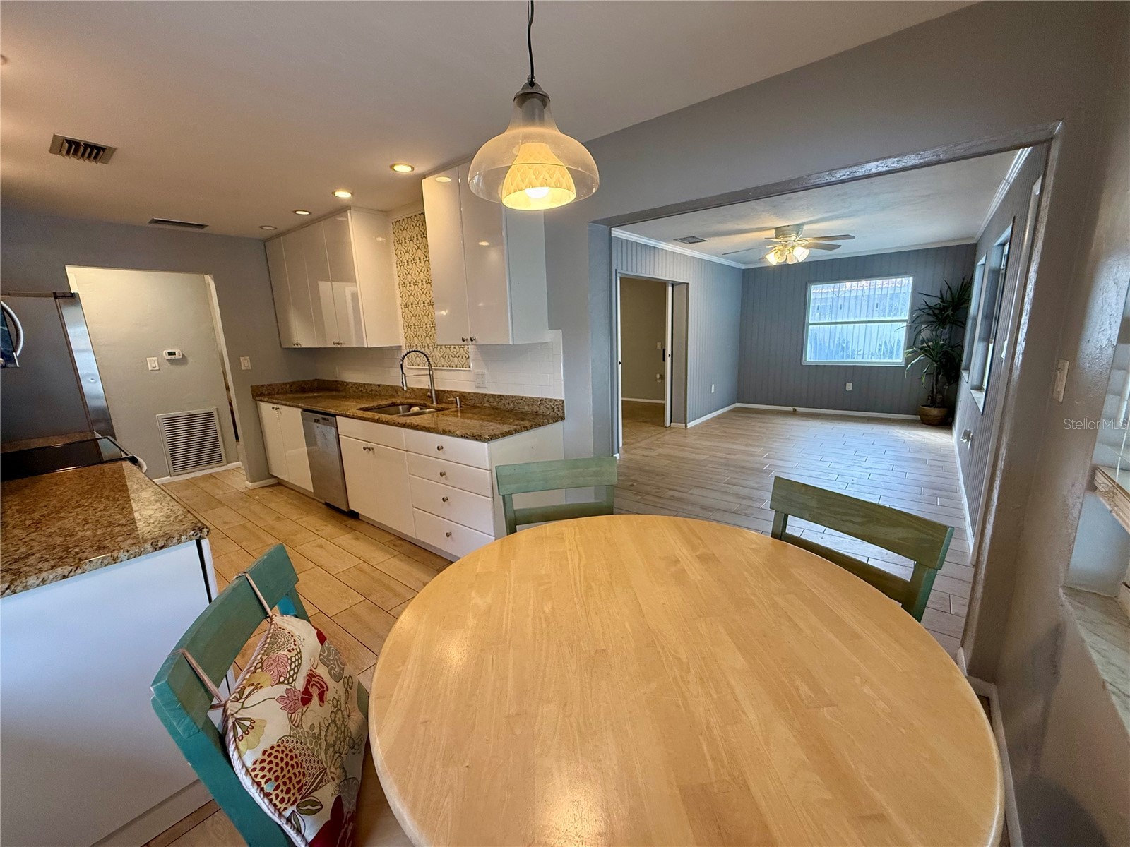 2328 Cass Street Sarasota FL 34231 A4679893 image10