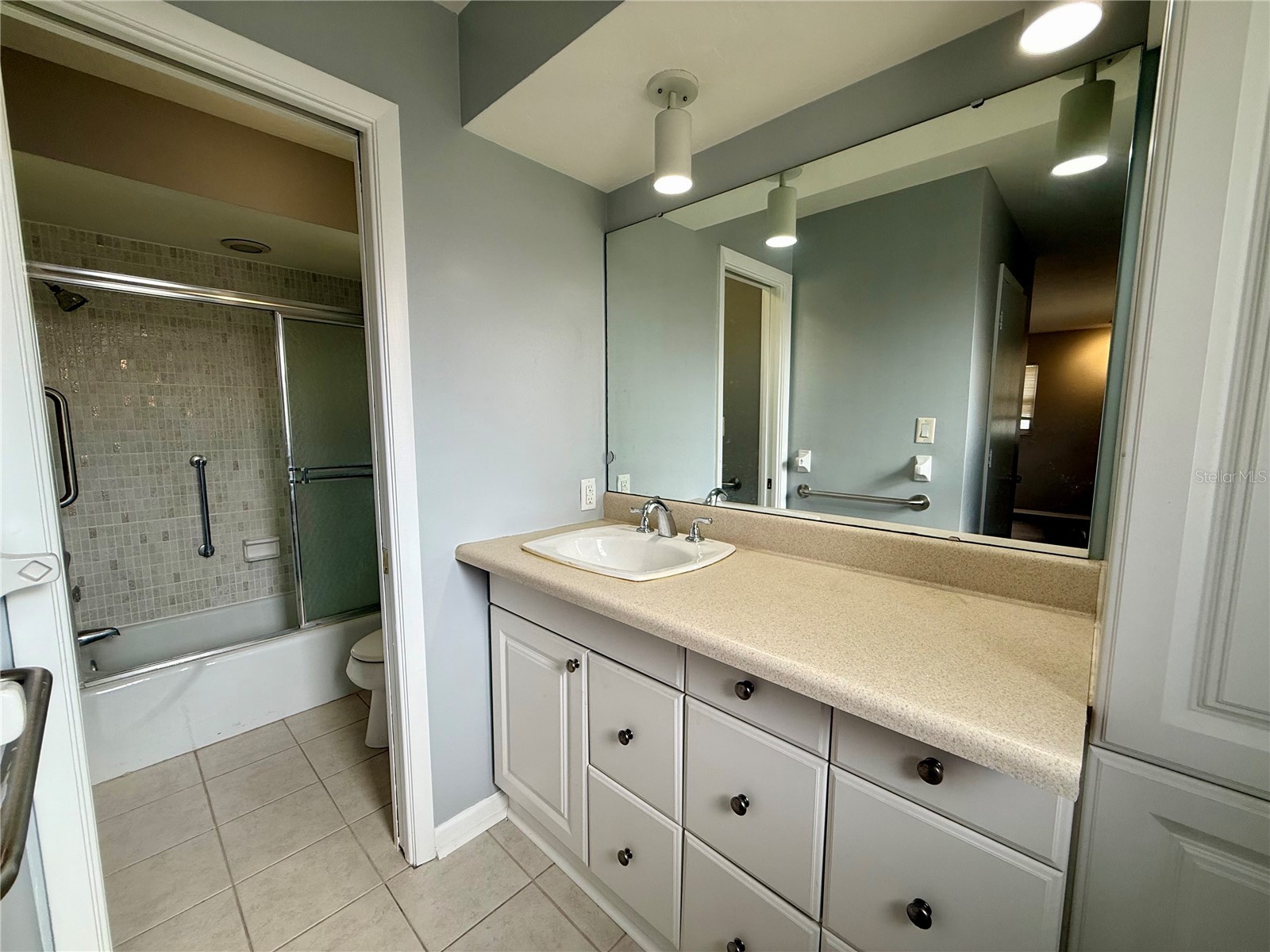 2328 Cass Street Sarasota FL 34231 A4679893 image20