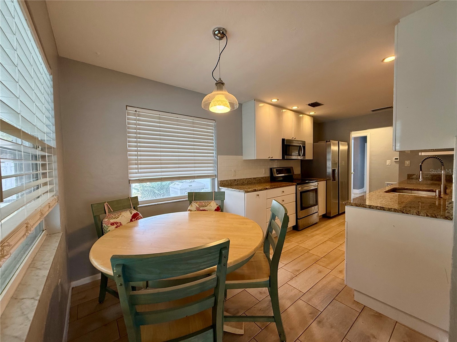 2328 Cass Street Sarasota FL 34231 A4679893 image9