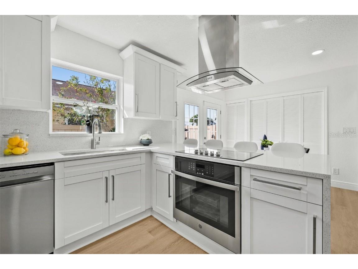 2328 Dartmouth Avenue N Saint Petersburg FL 33713 TB8365594 image15