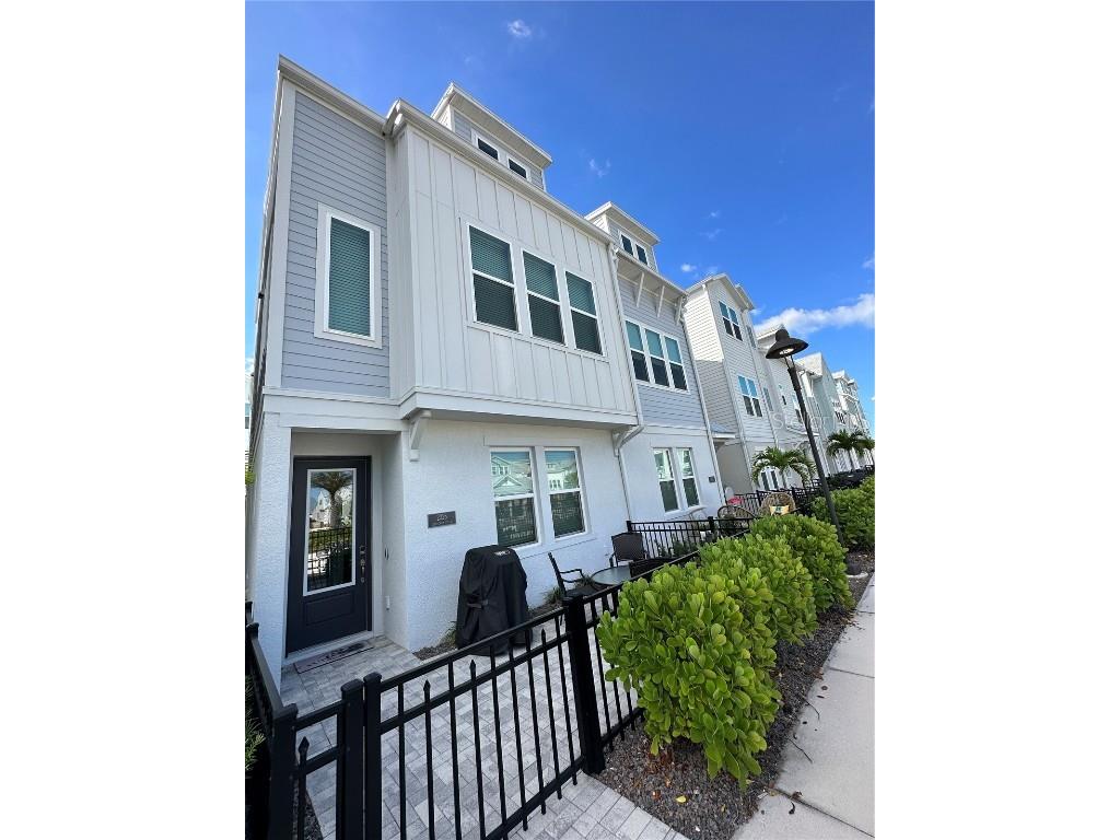 2328 Lindstrom Street Sarasota FL 34237 A4610504 image1