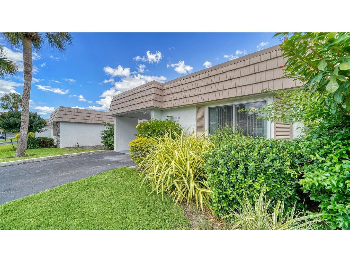 2329 Canalbluff Place #V299 Sarasota FL 34231 - PHILLIPPI CREEK A4624016 image1
