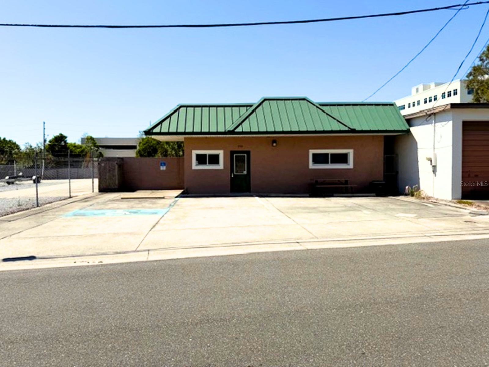 233 12th Street SW Largo FL 33770 TB8492551 image1
