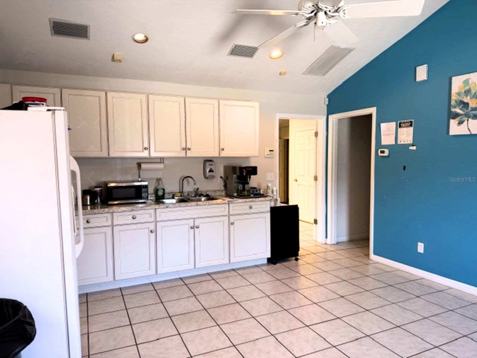 233 12th Street SW Largo FL 33770 TB8492551 image2
