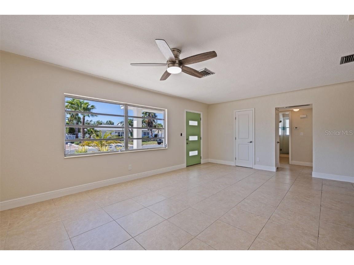 233 45th Avenue Saint Pete Beach FL 33706 TB8376081 image12