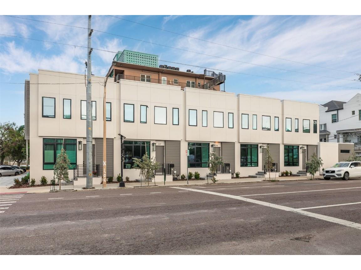 233 8th Street N Saint Petersburg FL 33701 TB8343827 image1