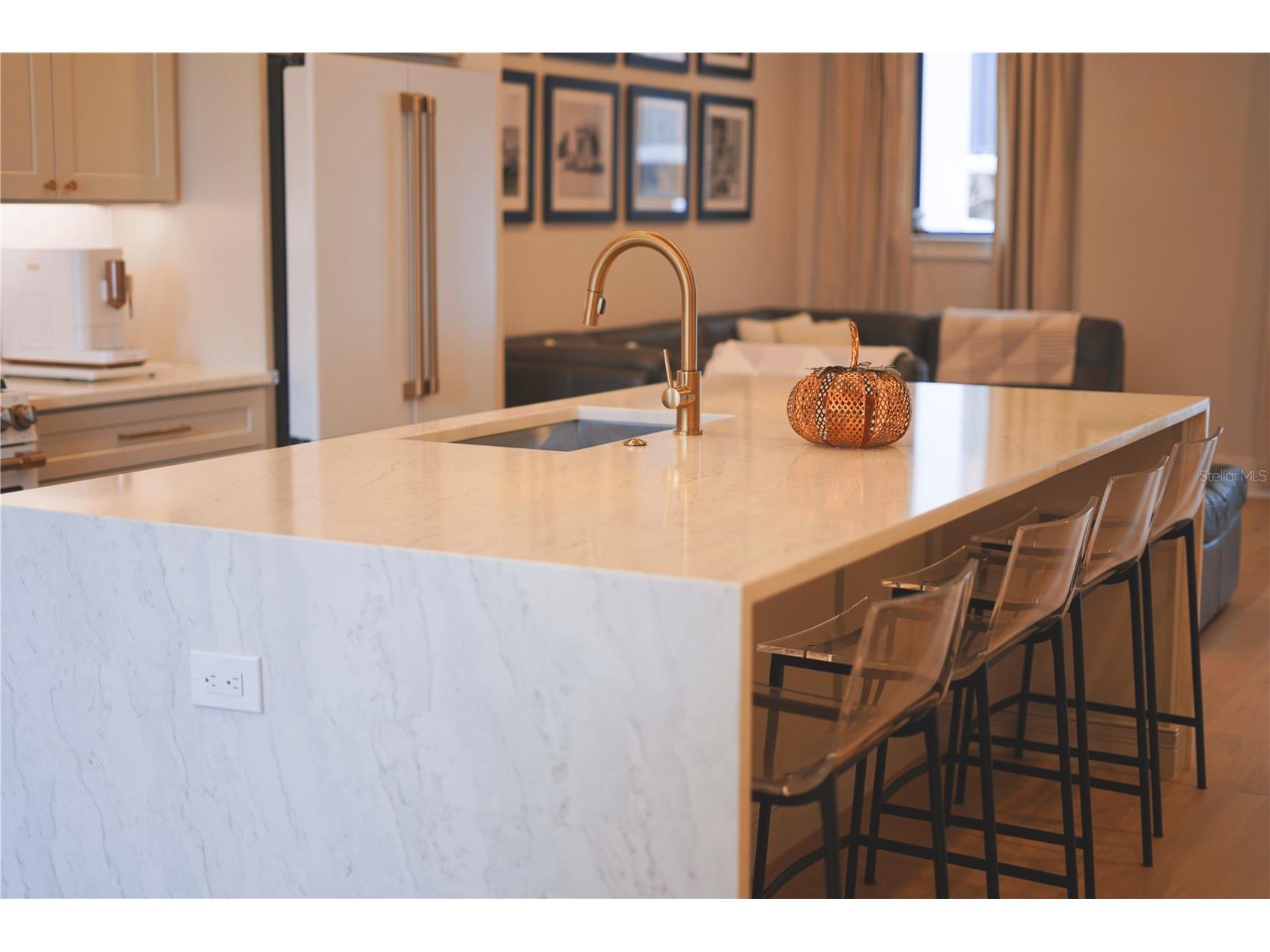 233 8th Street N Saint Petersburg FL 33701 TB8461699 image6