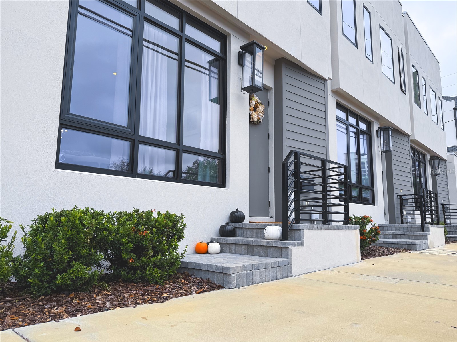 233 8th Street N Saint Petersburg FL 33701 TB8462189 image1