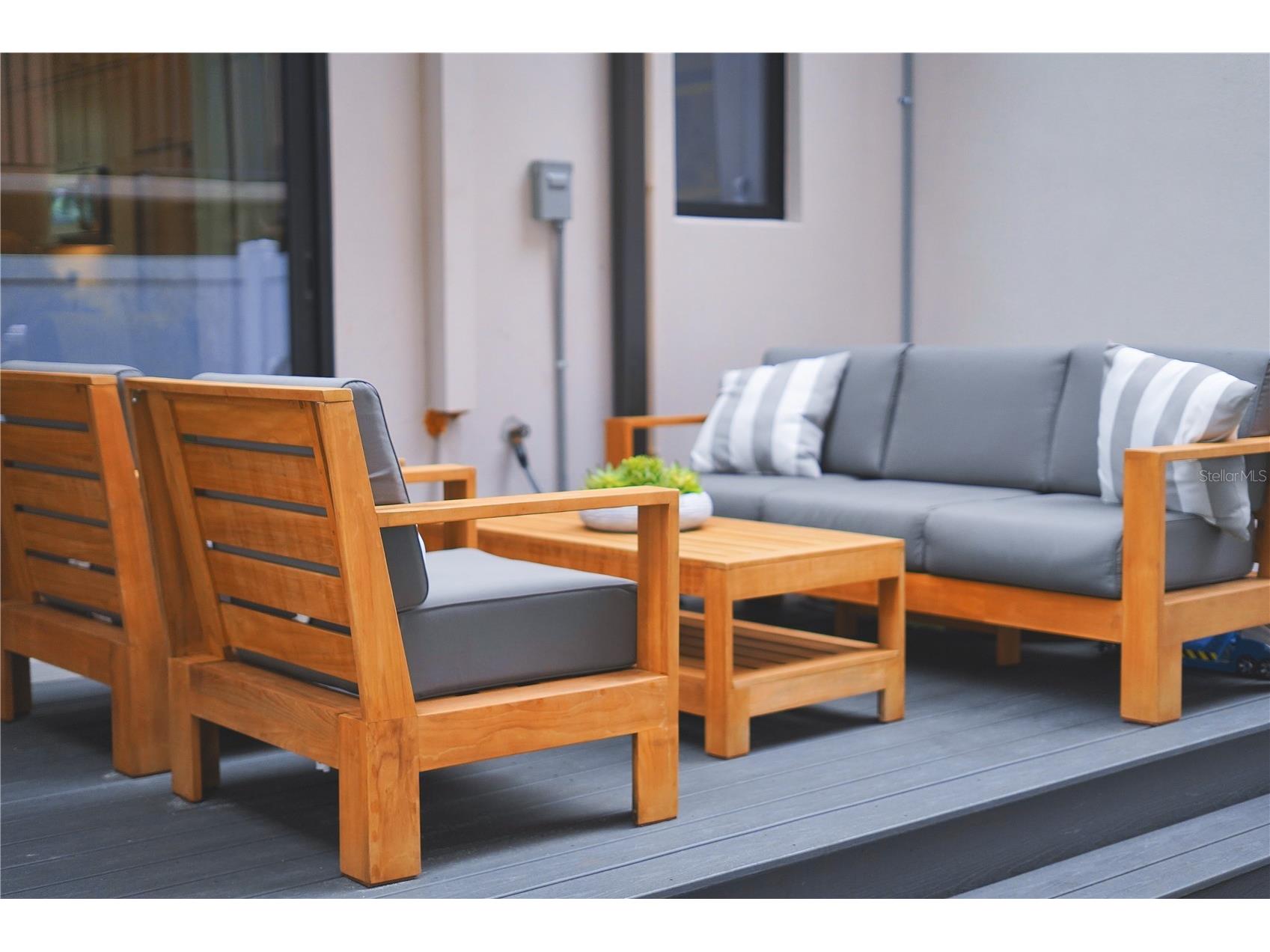 233 8th Street N Saint Petersburg FL 33701 TB8462189 image20