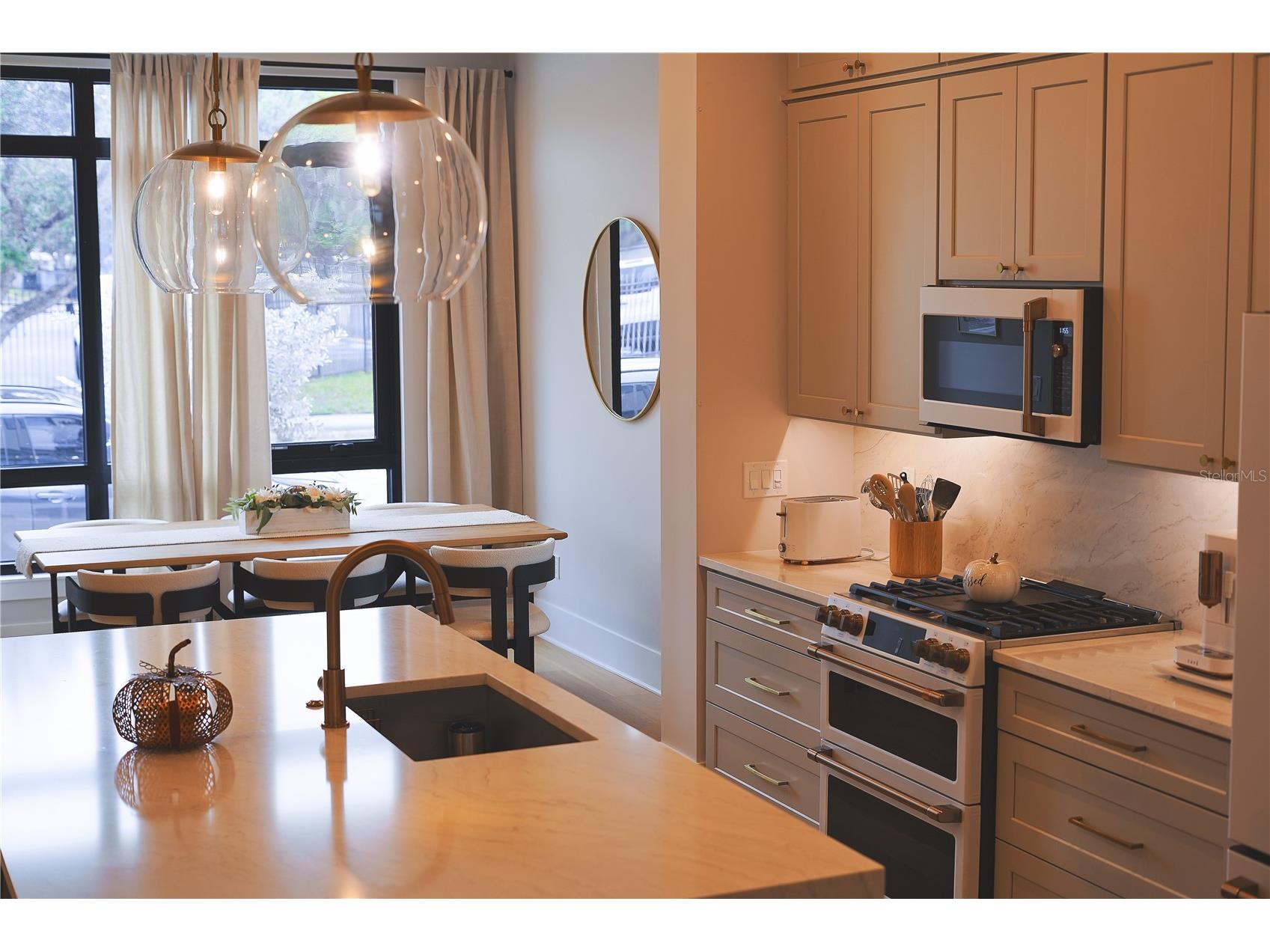 233 8th Street N Saint Petersburg FL 33701 TB8462189 image3