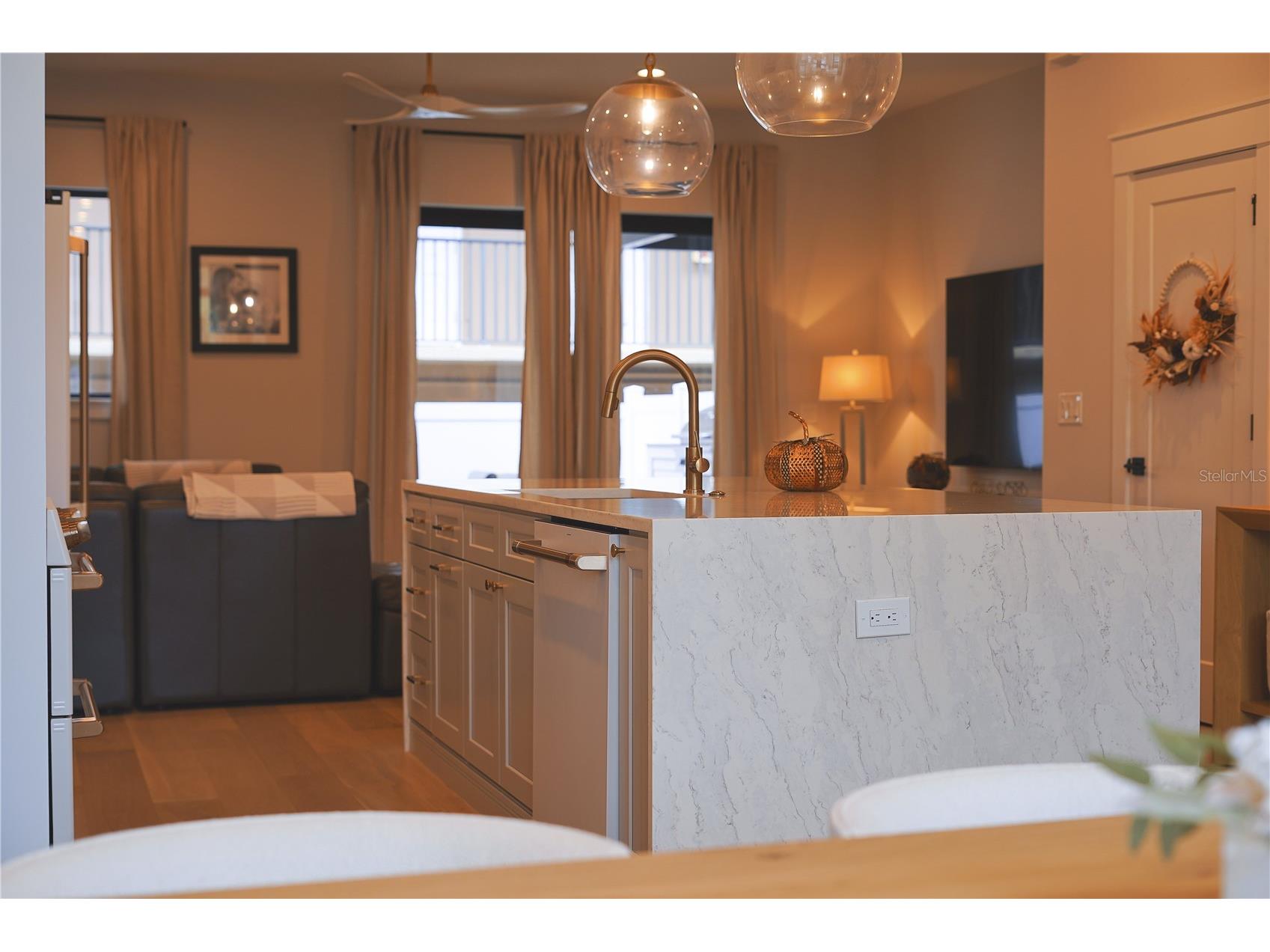 233 8th Street N Saint Petersburg FL 33701 TB8462189 image5