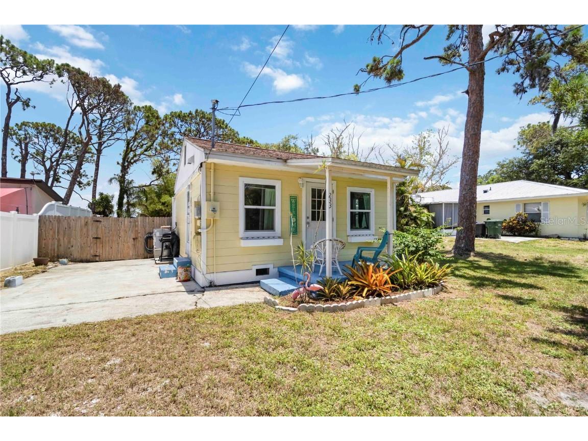 233 N New York Avenue Englewood FL 34223 C7510471 image4