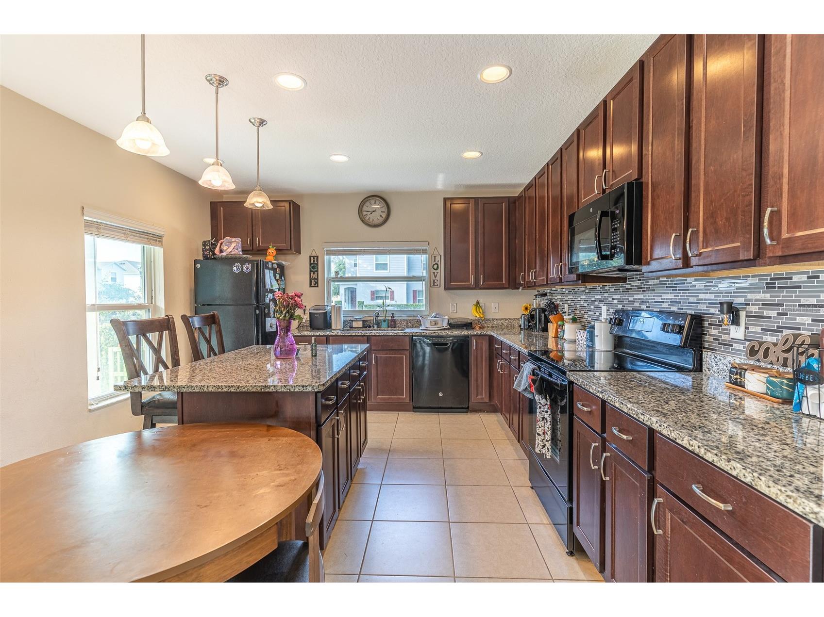233 Primrose Drive Davenport FL 33837 L4961352 image8