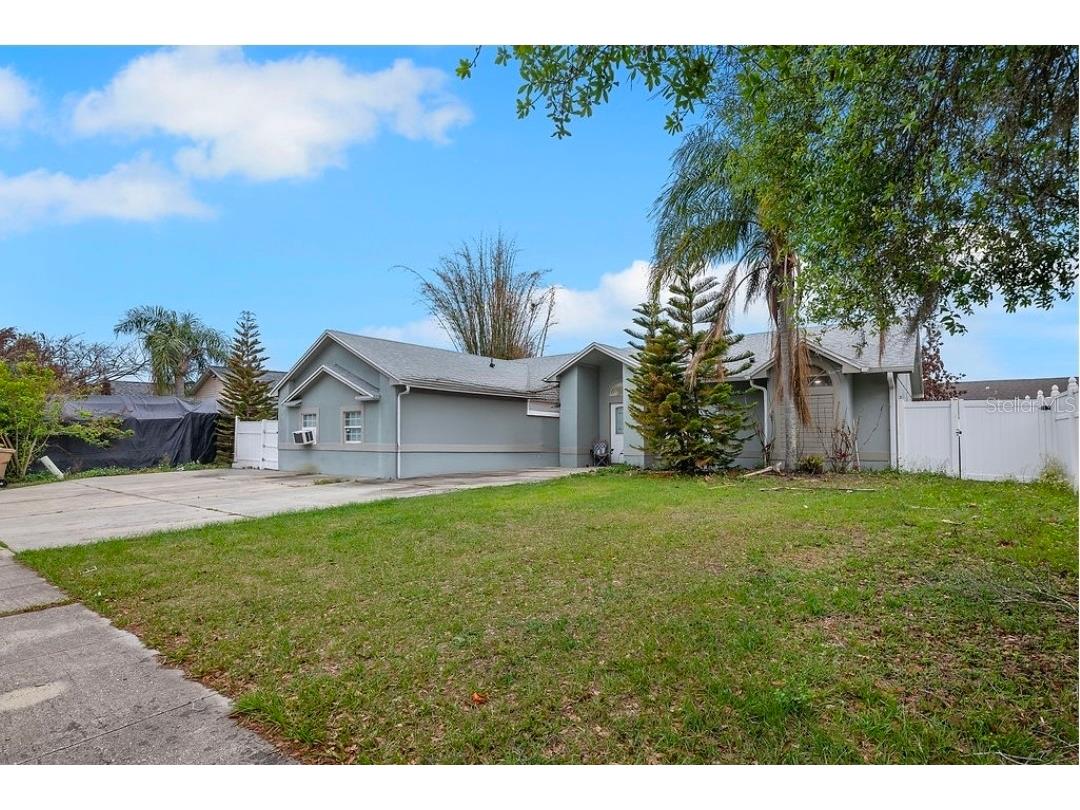 233 Red Maple Drive Kissimmee FL 34743 O6395562 image2