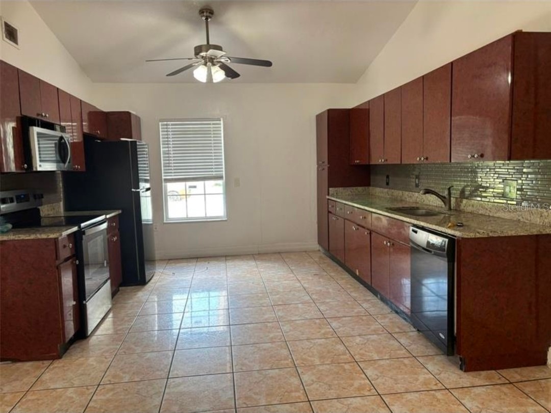 233 Red Maple Drive Kissimmee FL 34743 O6395562 image4