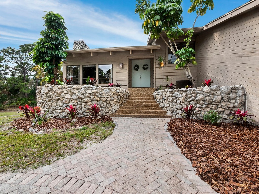 233 Snyder Drive Venice FL 34292 A4602533 image1