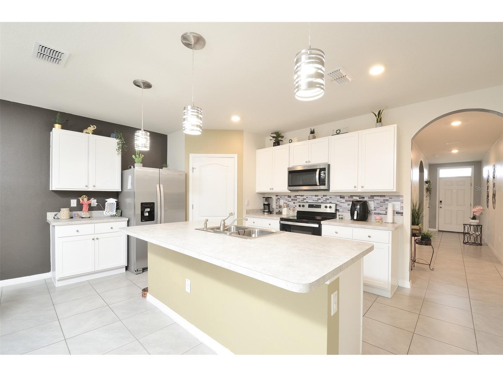 233 Tiffany Court Kissimmee FL 34758 S5141265 image4