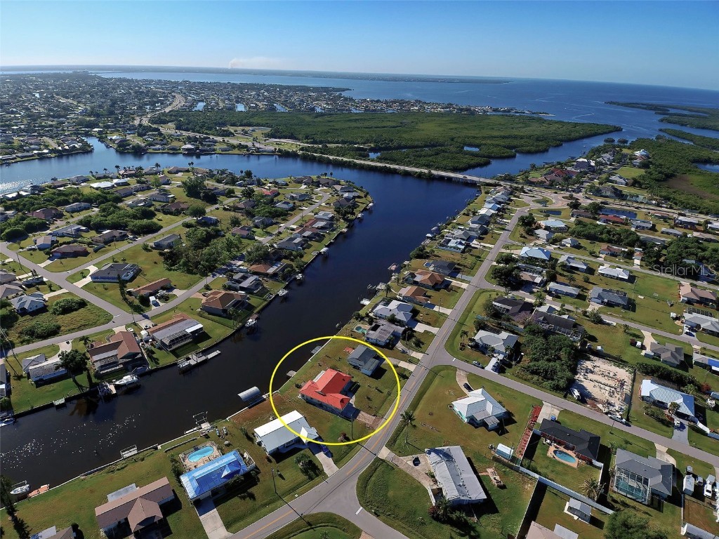 233 W Tarpon Boulevard NW Port Charlotte FL 33952 D6135838 image1