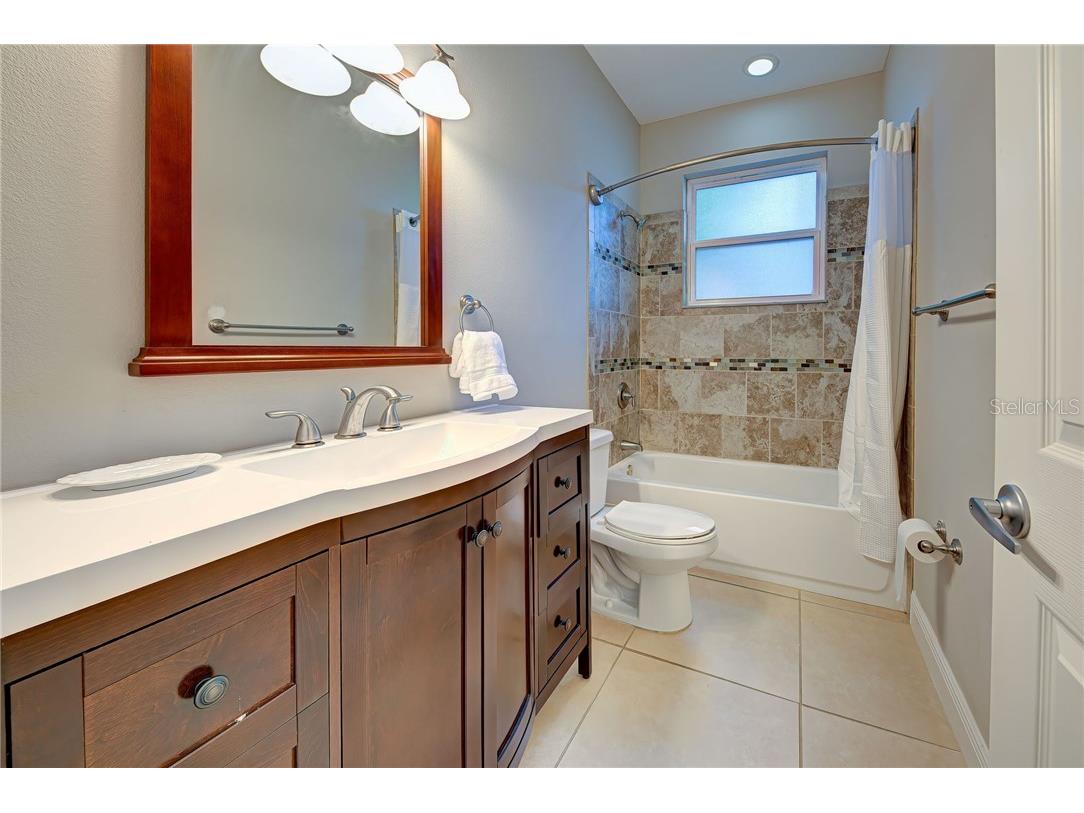 2330 Bradford Street Sarasota FL 34231 A4477491 image13