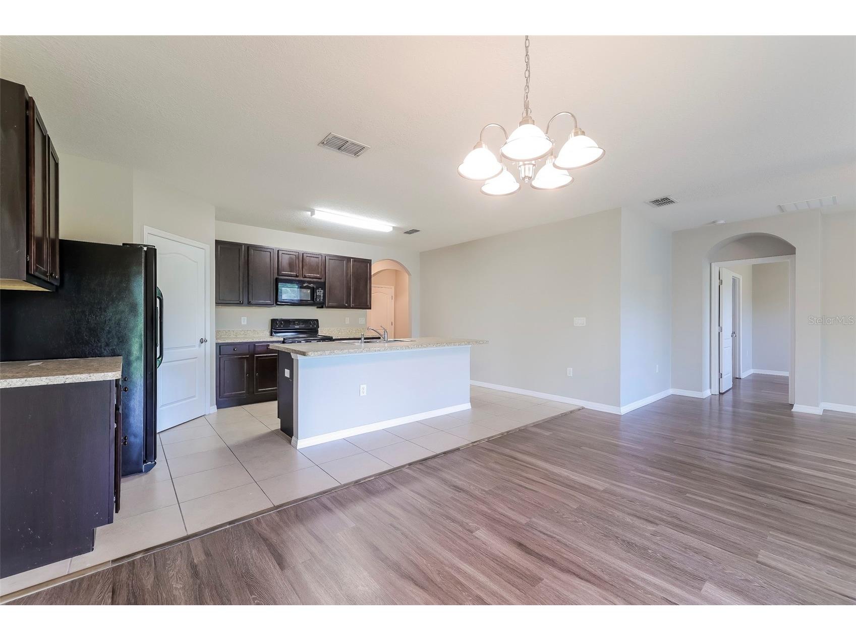 2330 Sequoia Way Davenport FL 33896 TB8527547 image3
