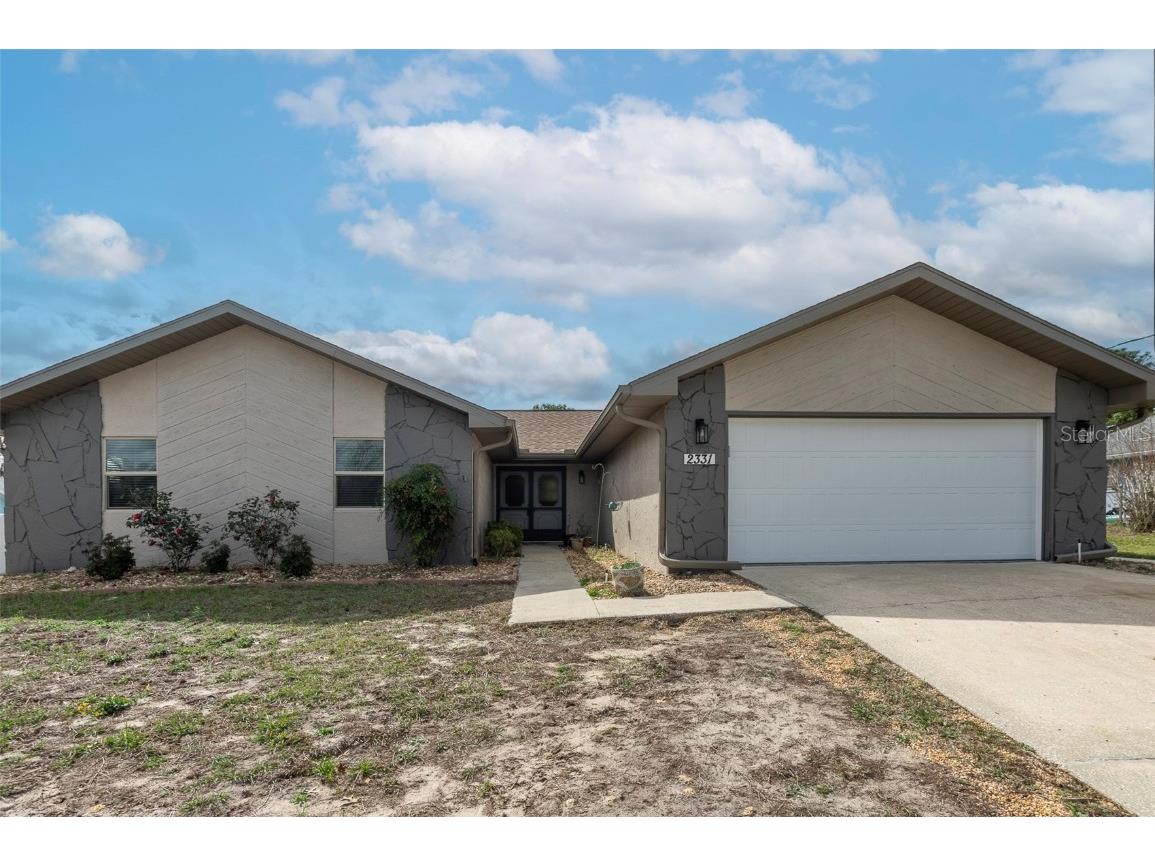 2331 Glenridge Drive Spring Hill FL 34609 W7861761 image1