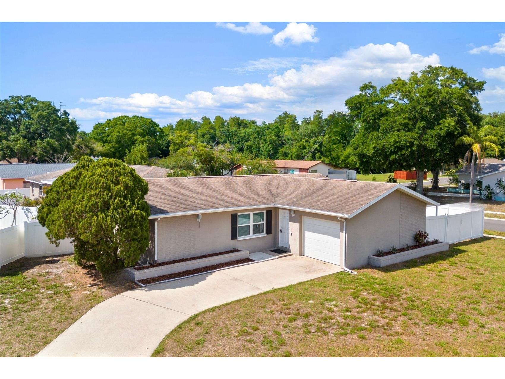 2331 Newton Drive Palm Harbor FL 34683 TB8508215 image1